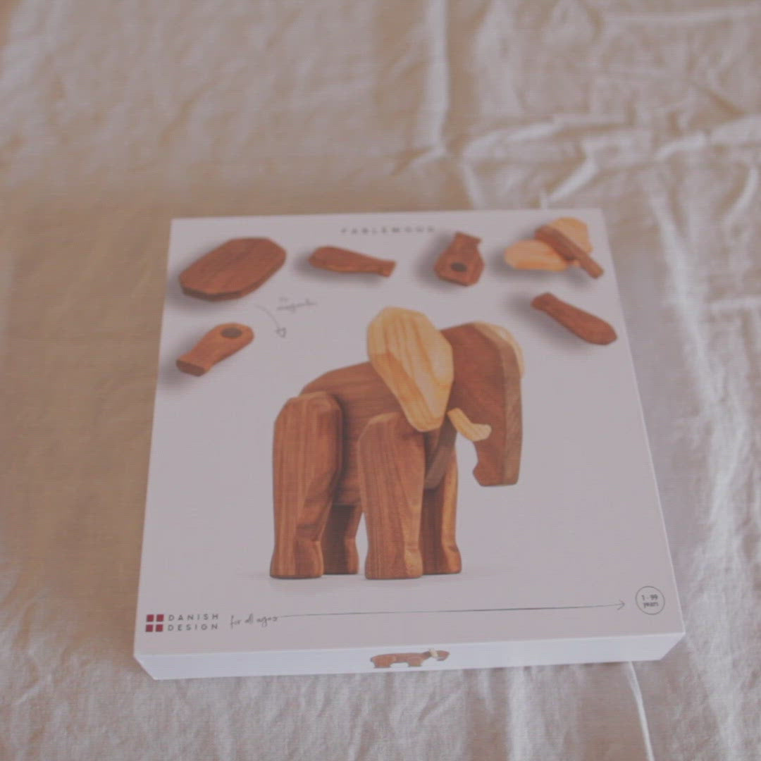 Far Elefant